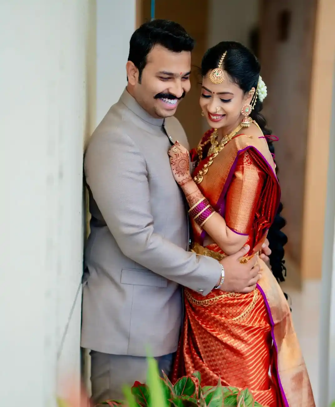 Romantic candid couple photography during pre wedding shoot