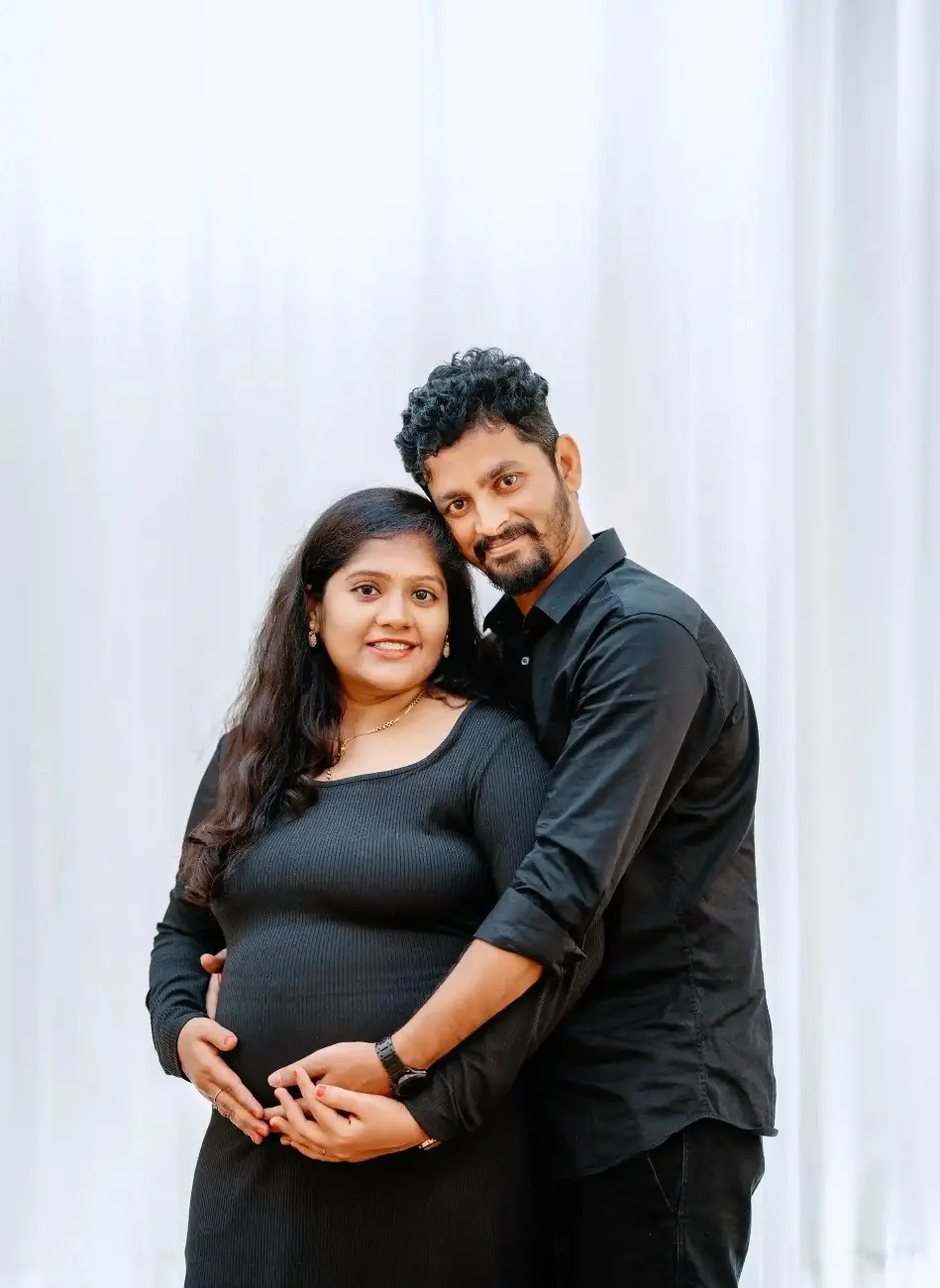 Romantic couple maternity photography session