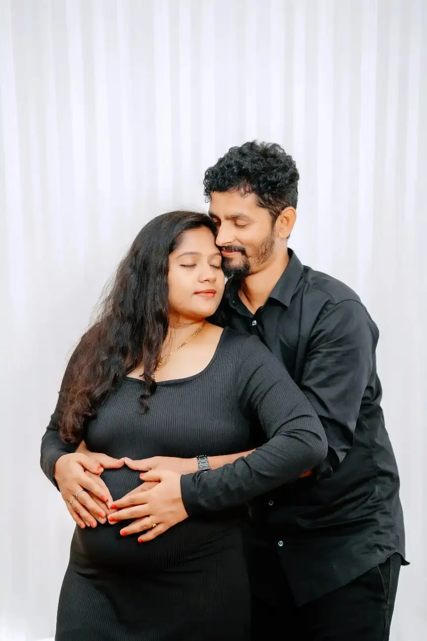 Maternity photography of a beautiful expecting mother